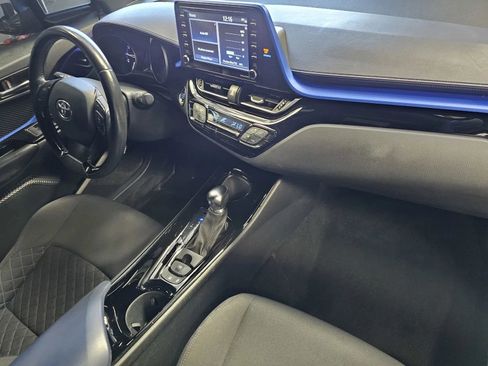 Used 2022 Toyota C-HR XLE FWD image 5