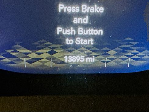 Used 2025 Jeep Wrangler Willys image 19