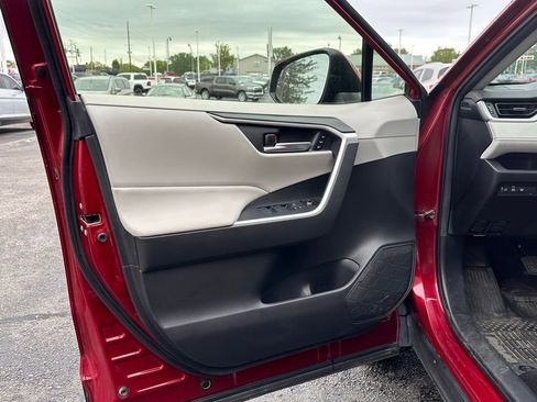 Used 2021 Toyota RAV4 XLE Premium AWD/4WD image 13