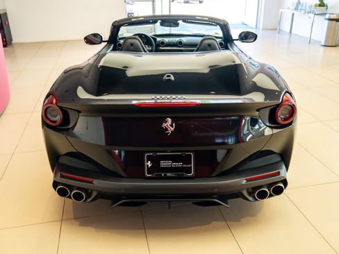 Certified 2020 Ferrari Portofino RWD image 5