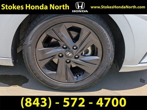 Used 2021 Hyundai Elantra SEL FWD image 13
