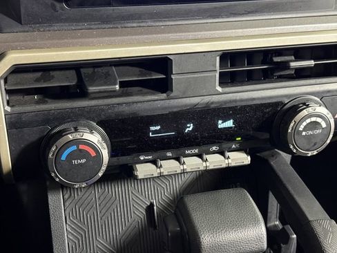 Certified 2024 Toyota Tacoma SR5 AWD/4WD image 35