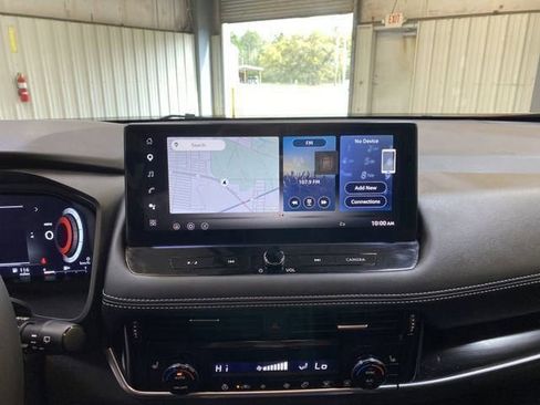 Used 2025 Nissan Rogue SL FWD image 38