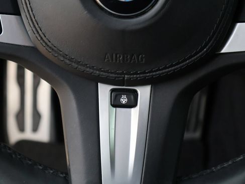Used 2018 BMW 540i xDrive AWD/4WD image 31