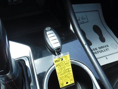 Used 2024 Nissan Altima 2.5 SR FWD image 13