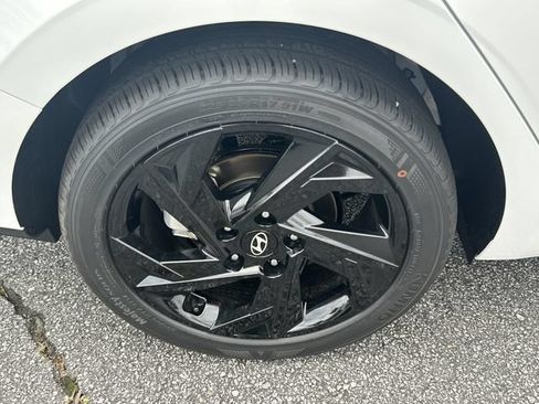 New 2026 Hyundai Elantra Sport FWD image 17