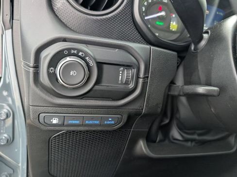 Used 2025 Jeep Wrangler Unlimited Rubicon 4xe AWD/4WD image 10