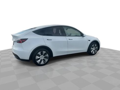Used 2020 Tesla Model Y Long Range image 8
