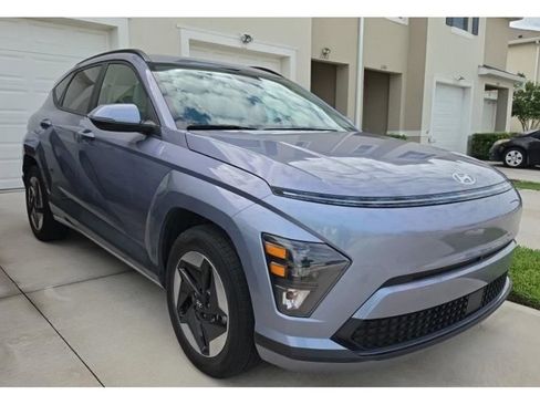 Used 2024 Hyundai Kona SEL FWD image 2