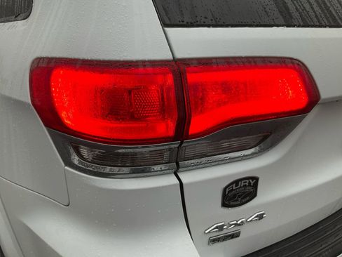 Used 2014 Jeep Grand Cherokee Overland w/ Advanced Technology Group image 33