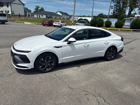 Used 2024 Hyundai Sonata SEL FWD image 11