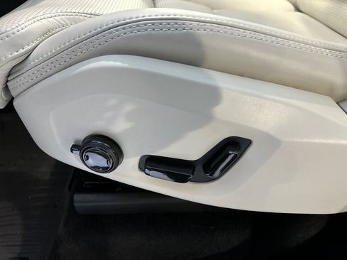 Certified 2025 Volvo XC90 T8 Ultra image 11