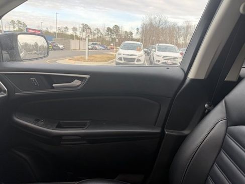 Used 2022 Ford Edge SEL w/ Convenience Package image 26