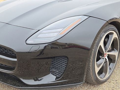 Used 2020 Jaguar F-TYPE Coupe image 10