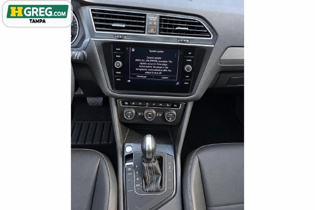 Used 2021 Volkswagen Tiguan SE w/ Panoramic Sunroof Package FWD image 14