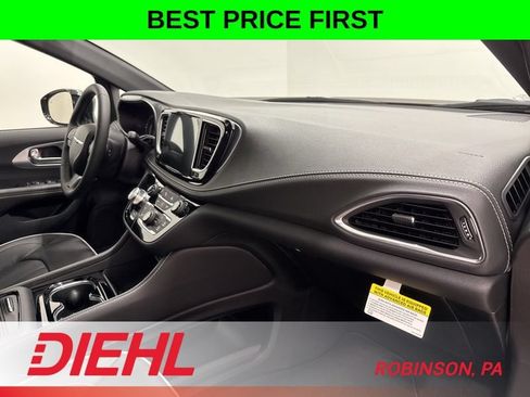 New 2026 Chrysler Pacifica Limited w/ S Appearance Package AWD/4WD image 19