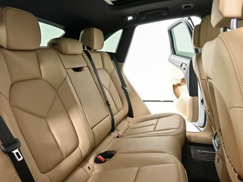 New 2026 Porsche Macan image 23
