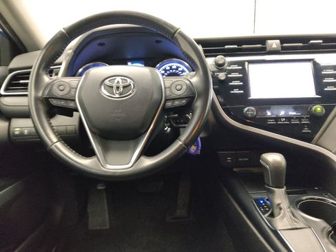 Used 2019 Toyota Camry SE FWD image 22
