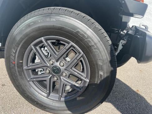 New 2025 Jeep Gladiator Sport AWD/4WD image 24