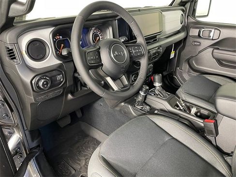 New 2025 Jeep Gladiator Willys image 2