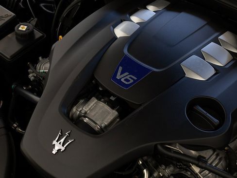 Used 2017 Maserati Quattroporte S GranLusso Q4 image 38