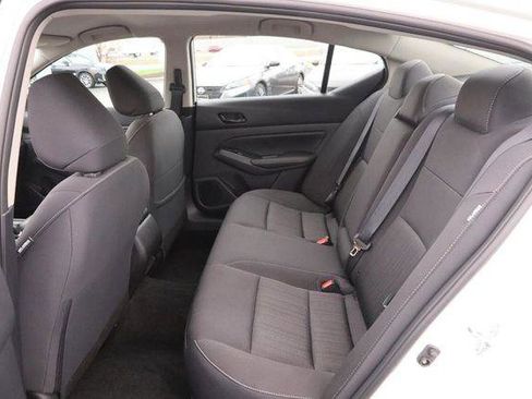 Used 2025 Nissan Altima 2.5 SV image 9