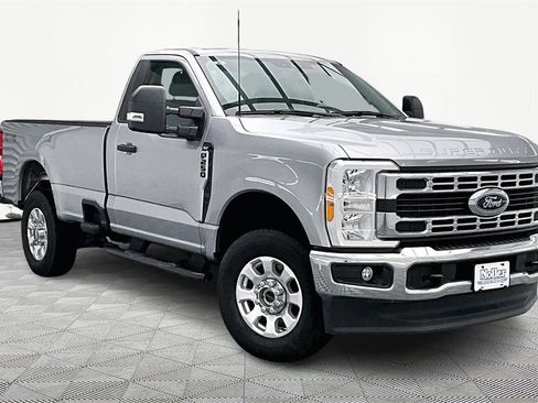 Used 2023 Ford F250 XLT w/ Camper Package image 9