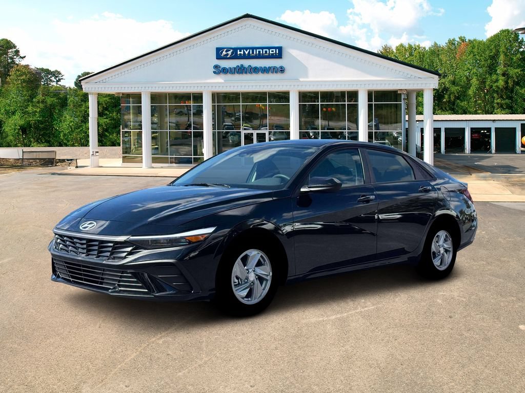 New 2026 Hyundai Elantra SE FWD image 2