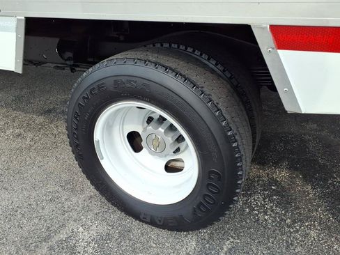 Used 2024 Chevrolet Express 3500 w/ Power Convenience Package RWD image 15