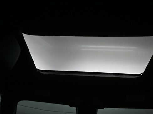 Used 2024 Chevrolet Silverado 1500 High Country image 25