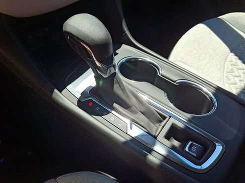 Used 2023 Chevrolet Equinox LS w/ LS Convenience Package FWD image 14