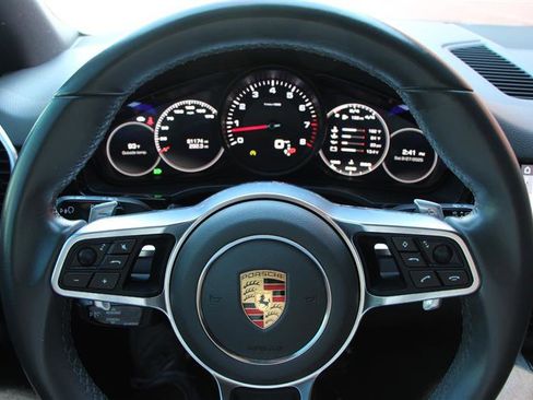 Used 2020 Porsche Cayenne image 24
