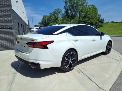 Used 2024 Nissan Altima 2.5 SR w/ SR Premium Package FWD image 7