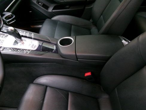 Used 2014 Porsche Panamera 4 AWD/4WD image 20