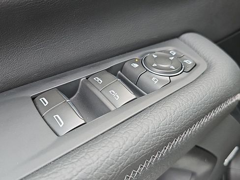 Certified 2025 GMC Yukon Denali image 24