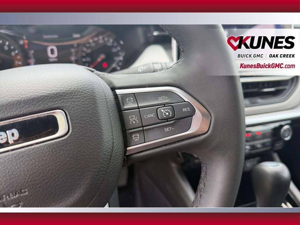 Used 2025 Jeep Compass Limited AWD/4WD image 18