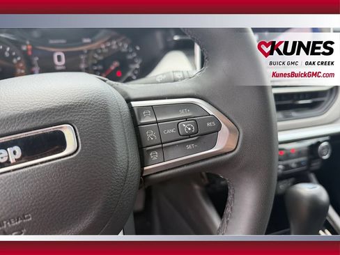 Used 2025 Jeep Compass Limited AWD/4WD image 18