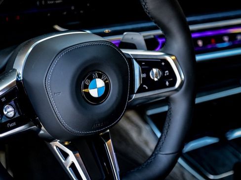 New 2025 BMW 760i xDrive w/ Executive Package image 14