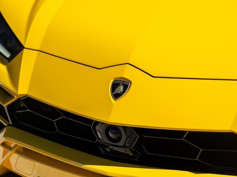 Used 2021 Lamborghini Urus AWD/4WD image 18