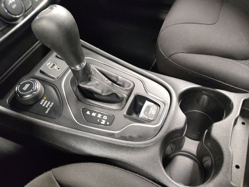 Used 2020 Jeep Cherokee Latitude image 26