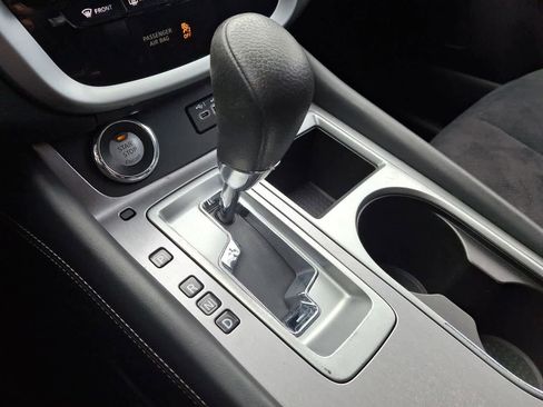 Used 2019 Nissan Murano S image 18