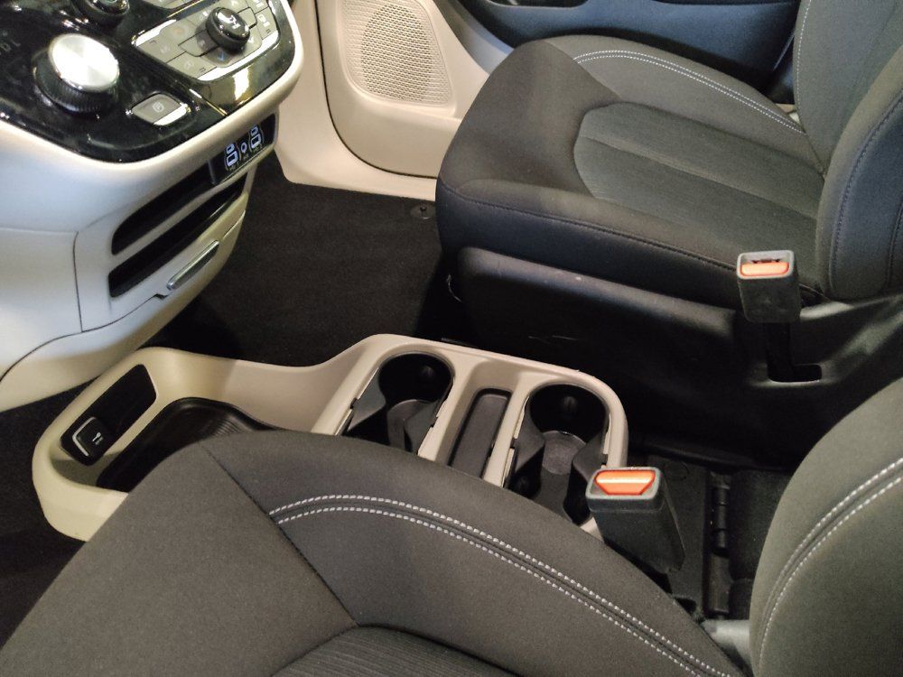 Used 2024 Chrysler Voyager LX FWD image 26