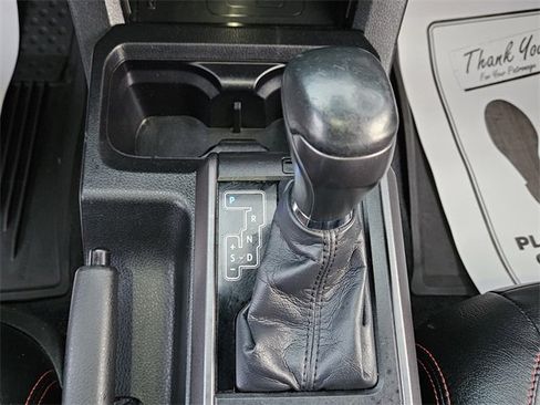 Used 2022 Toyota Tacoma TRD Off-Road w/ Technology Package image 18