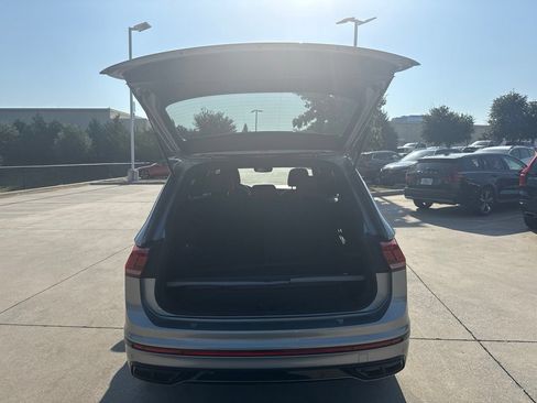 Used 2023 Volkswagen Tiguan SE R-Line FWD image 7