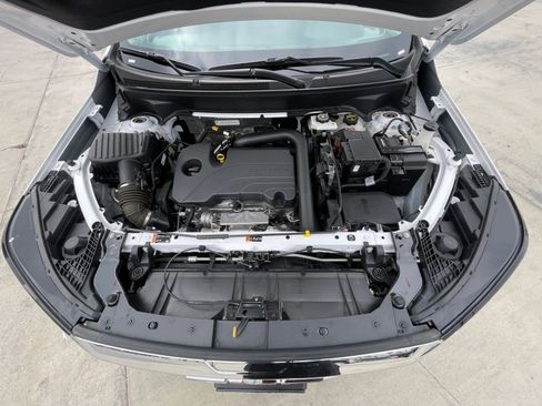 Used 2024 GMC Terrain SLE image 32