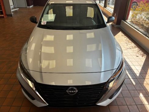 Used 2024 Nissan Altima 2.5 S image 6