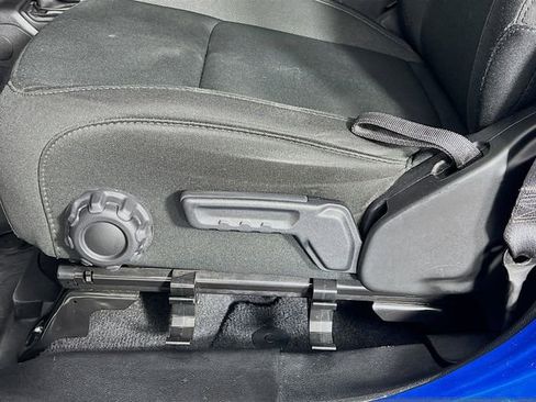 Used 2021 Jeep Gladiator Willys image 11