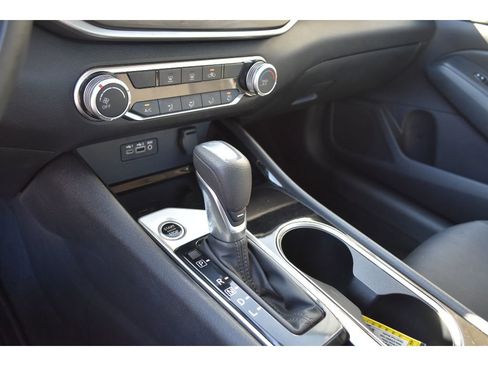 Used 2024 Nissan Altima 2.5 SV image 24