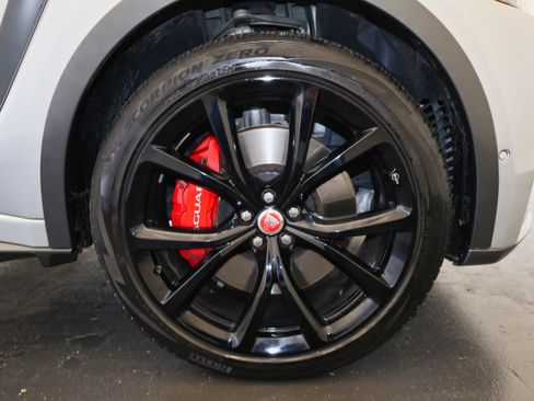 Used 2020 Jaguar F-PACE SVR image 55