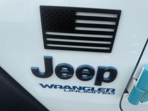 Used 2021 Jeep Wrangler Unlimited Rubicon 4xe AWD/4WD image 4